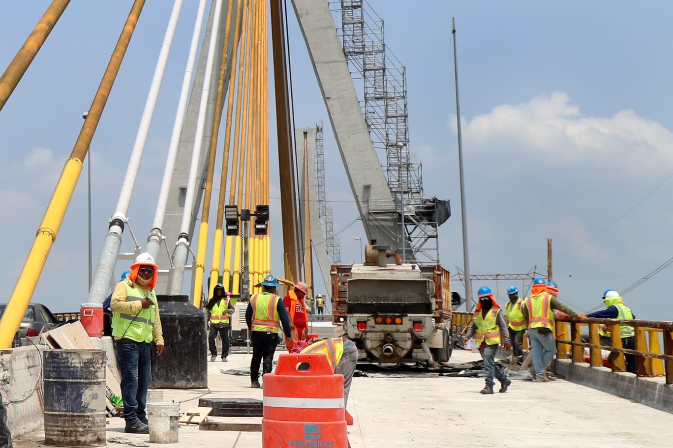 SICT fortalece y moderniza el puente «Antonio Dovalí Jaime» con sustitución de tirantes