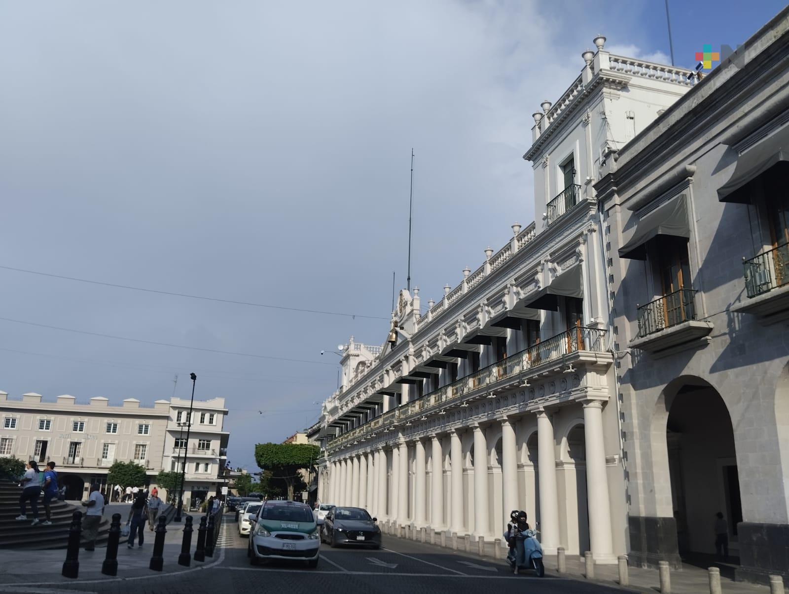 Condonación facilitará ordenamiento del transporte público en Veracruz: Gobernadora