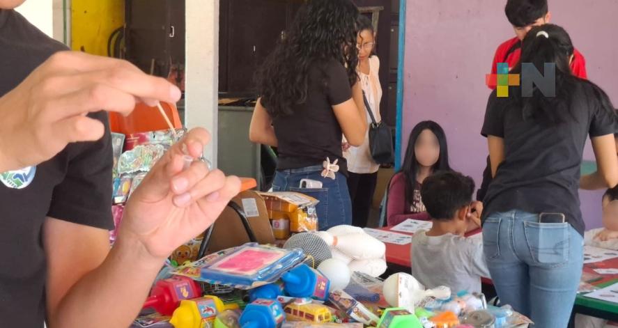 Feria de la Ciencia acerca experimentos y genética a infantes de Xalapa