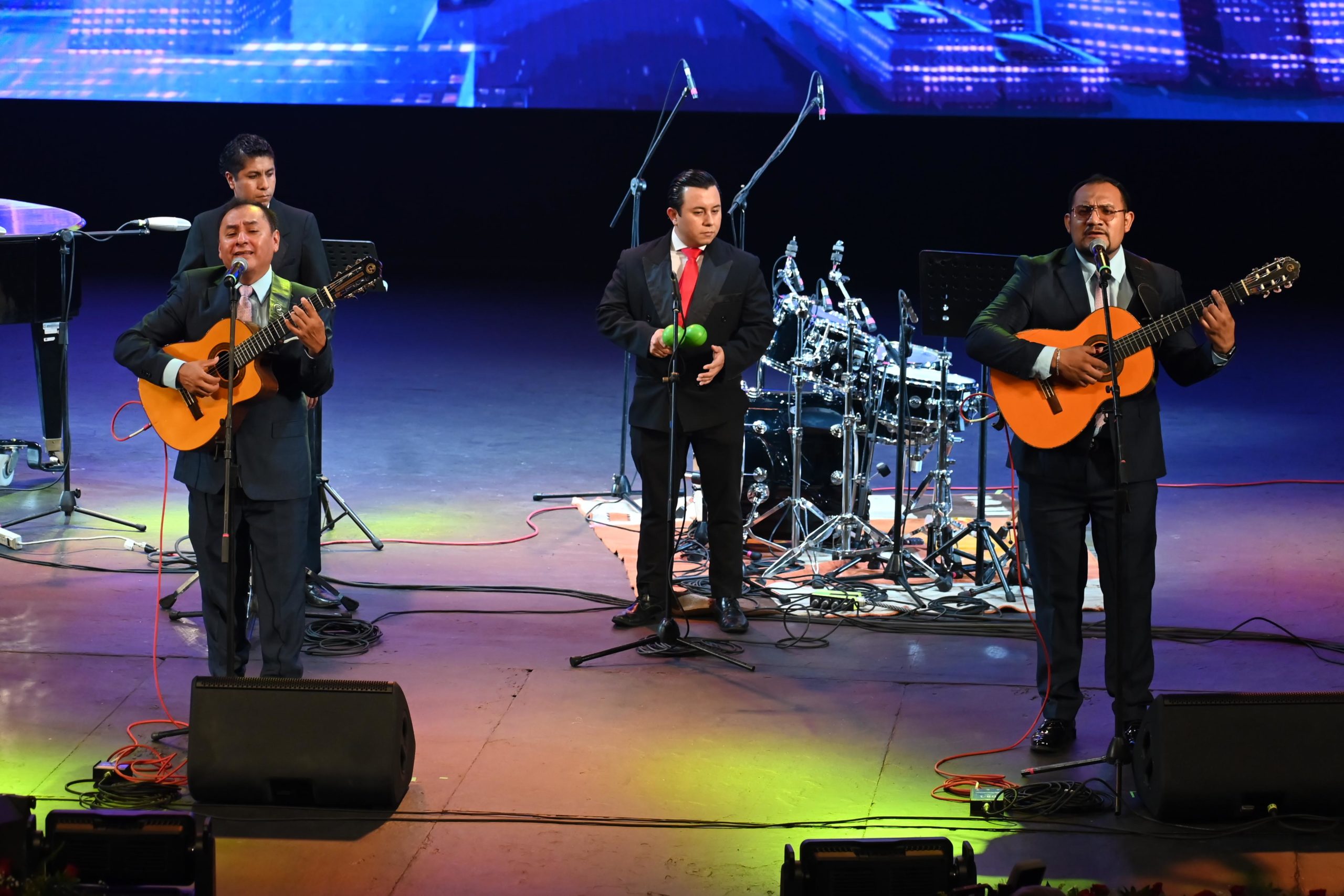 Llena Teatro del Estado primera noche del Festival Internacional del Bolero y Jazz