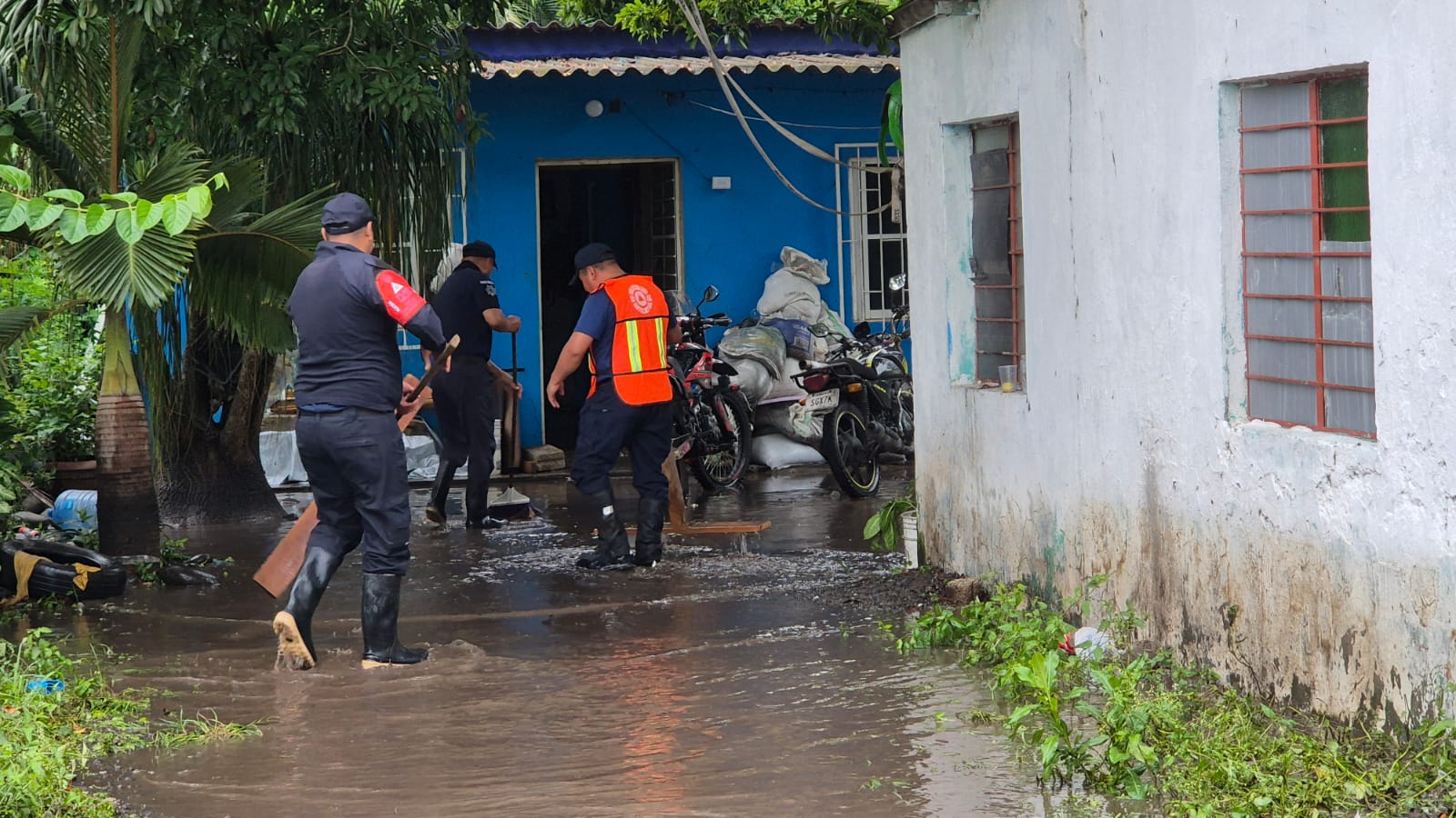 Atiende Gobierno estatal, Federal y municipal incidencias por lluvias en Veracruz