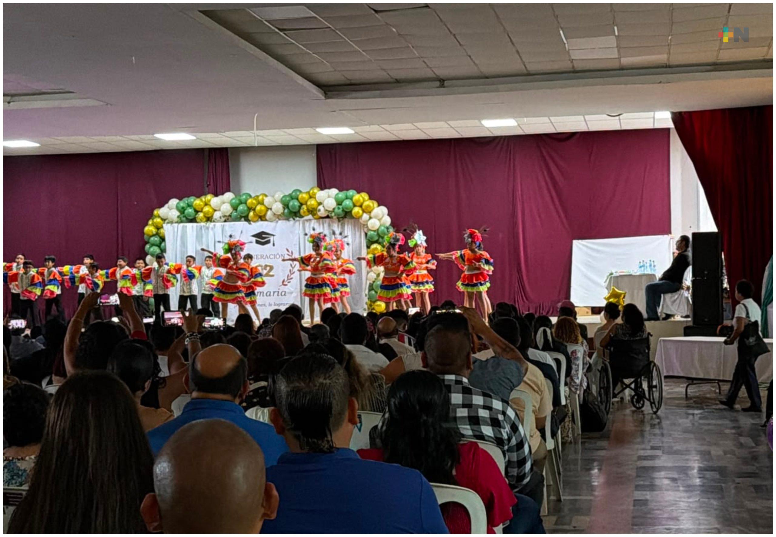 Primaria de Coatzacoalcos gradúa a su primera generación tras pandemia y reconstrucción
