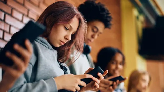 Redes sociales bajo la lupa en europa