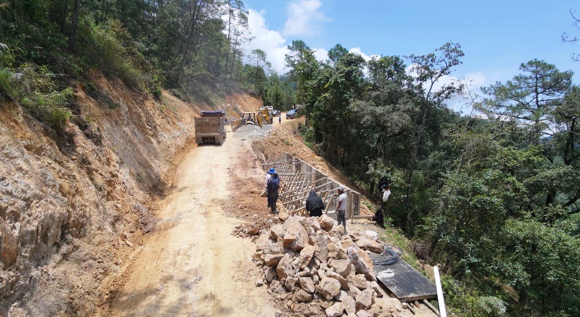 Avanza SICT Veracruz en la reconstrucción del camino Zacualpan – Puerto Grande – Texcatepec