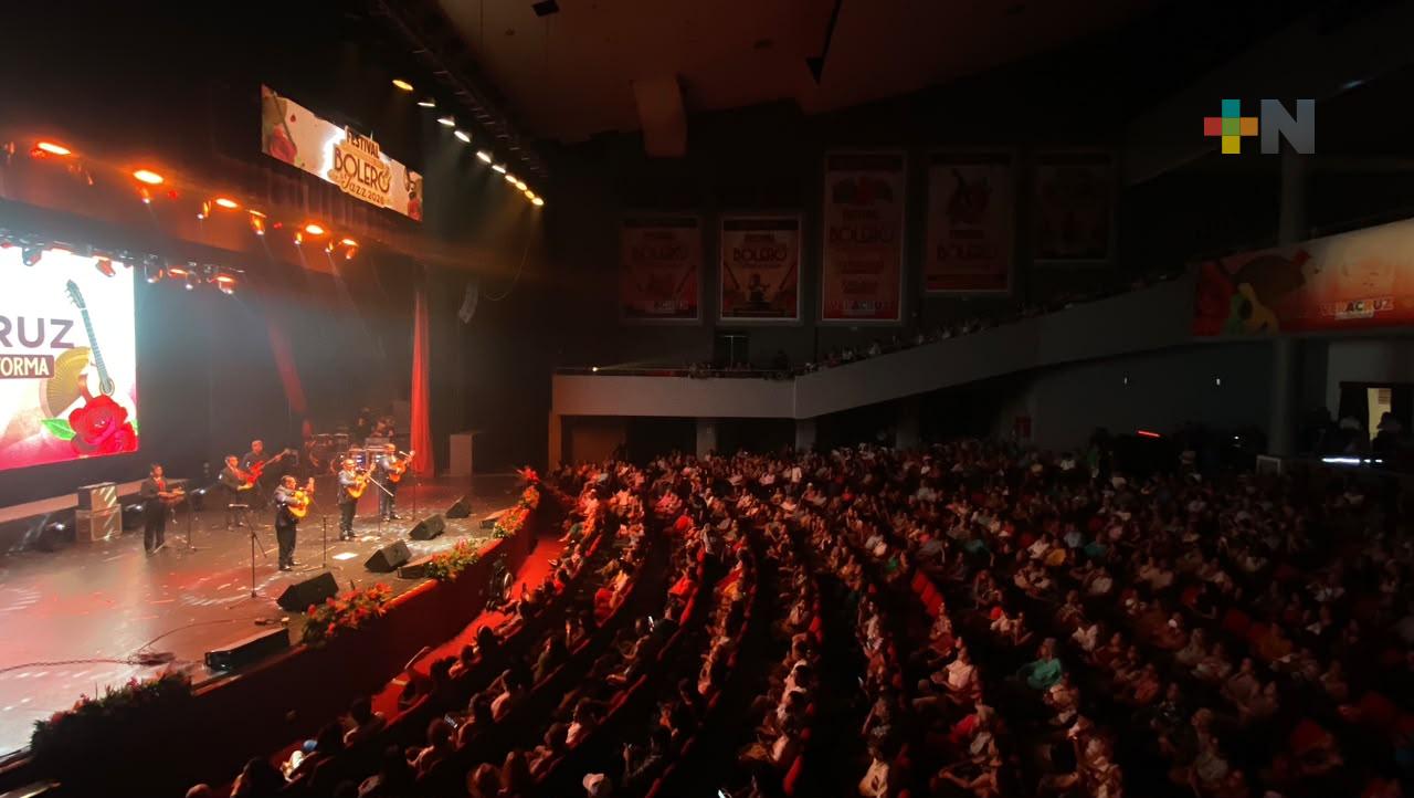 Entre guitarras y requintos, el bolero conquista Veracruz