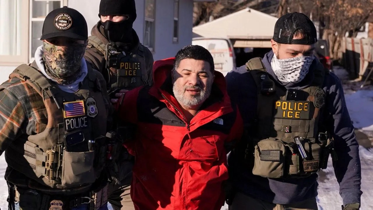 ICE abre centro en Louisiana; polémica por familias migrantes