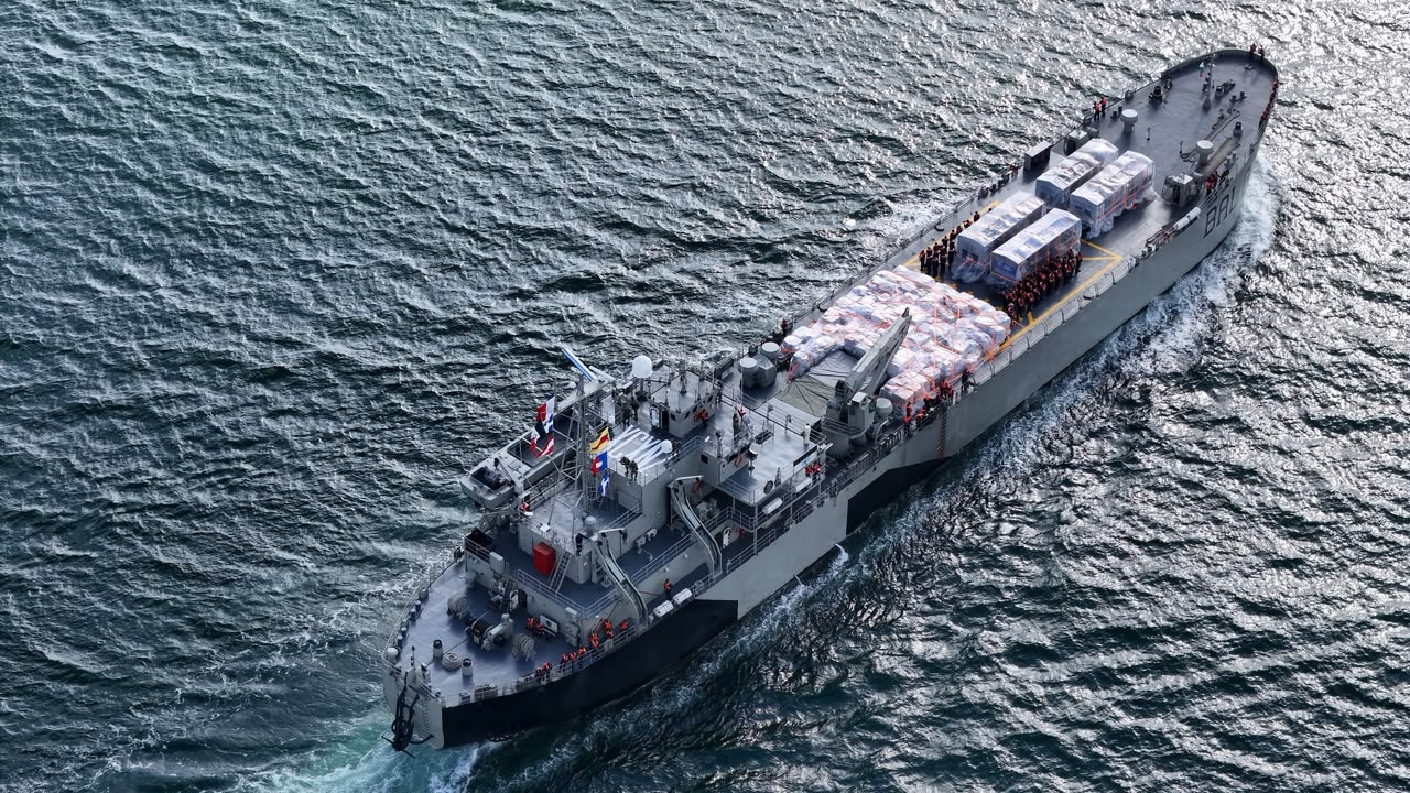 Zarpan buques de la Armada de México con ayuda para de Venezuela