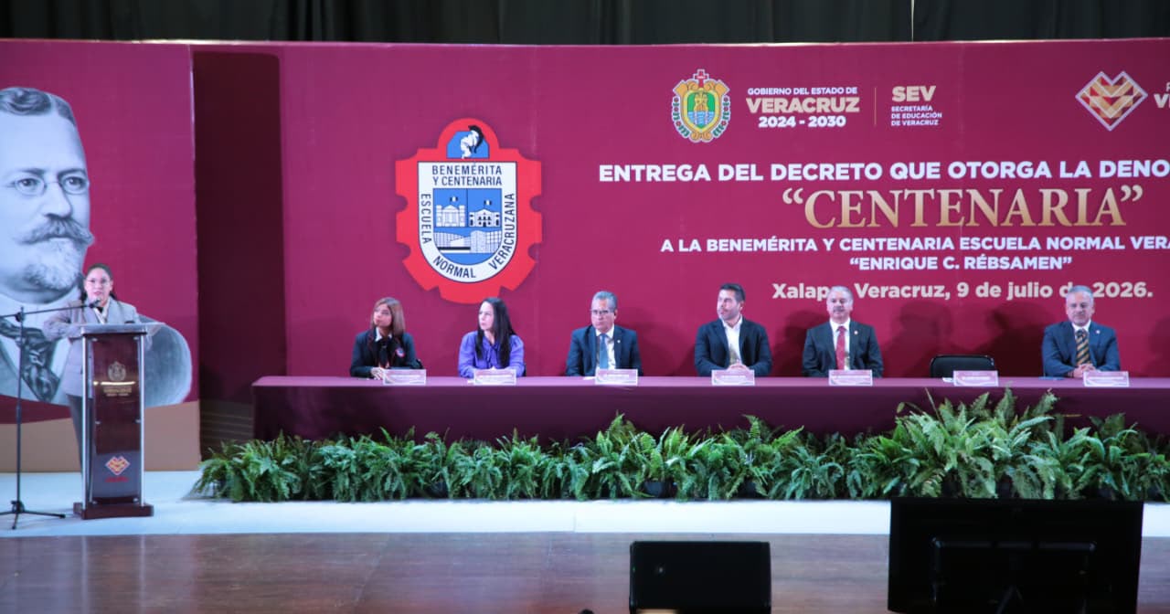 Recibe la Benemérita Escuela Normal Veracruzana denominación de Centenaria