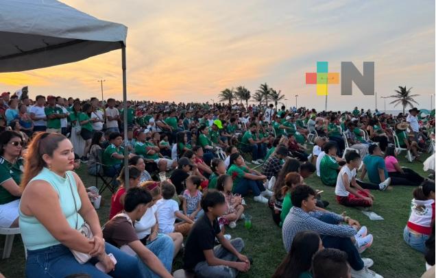 Familias porteñas disfrutan del partido México vs Inglaterra