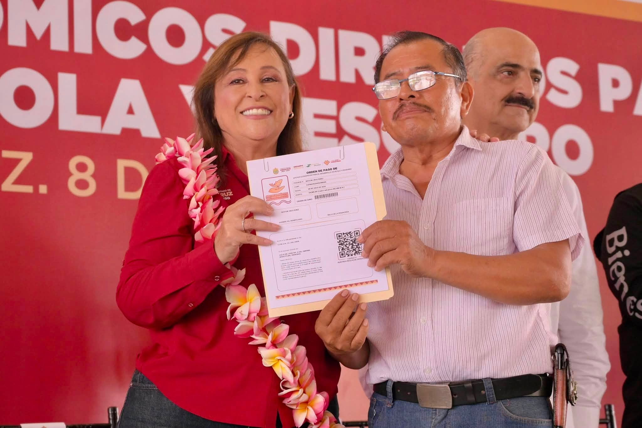 Gobernadora regresa a Minatitlán; pescadores reciben apoyo estatal adicional a Bienpesca
