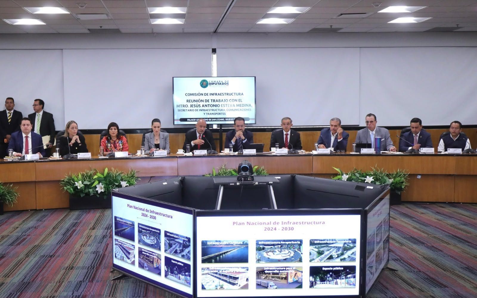 Federación invertirá más de 600 mil mdp en diversas obras durante la presente administración
