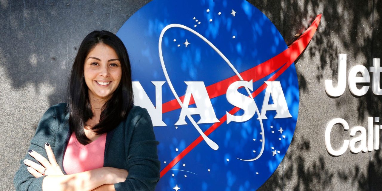 Limpiando casas pagó sus estudios y hoy lidera la misión de la NASA a Marte  | RADIOMÁS