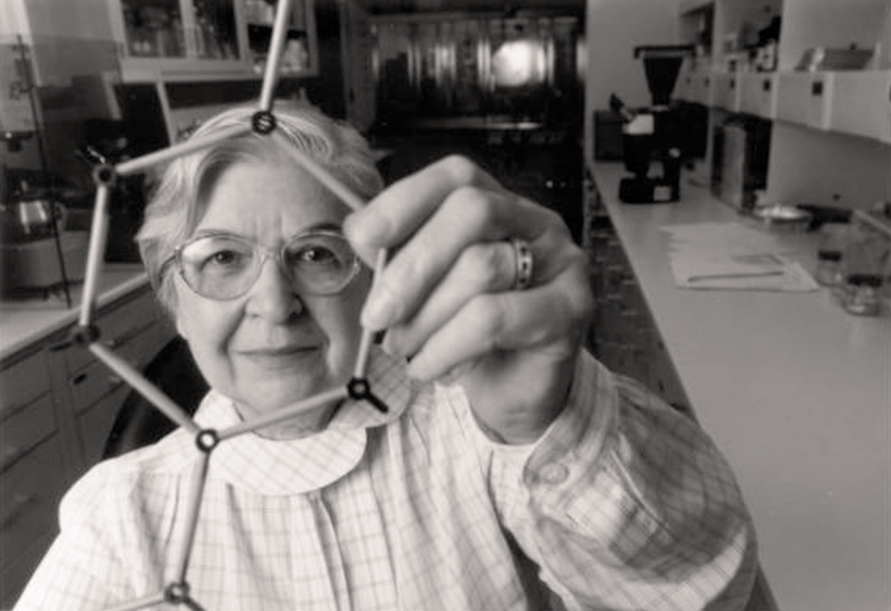 Stephanie Kwolek, la química que accidentalmente inventó la tela de los chalecos anti balas