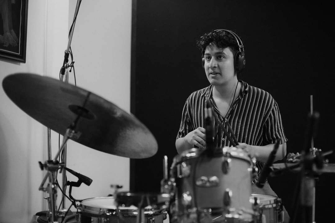 Alex Lozano, la versatilidad de un baterista