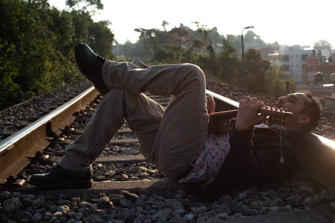 “Caminante”, música nueva con sonidos viejos, lo nuevo de Edwin Bandala